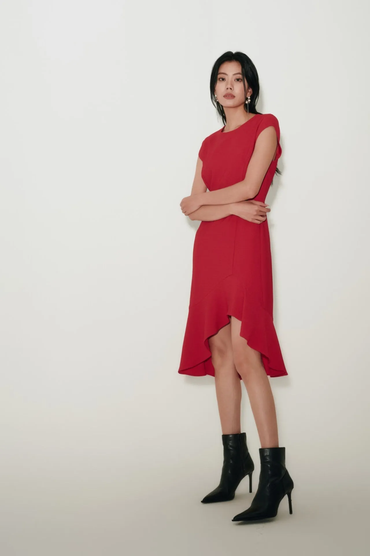 Asymmetric Ruffle Hem Round Neck Dress