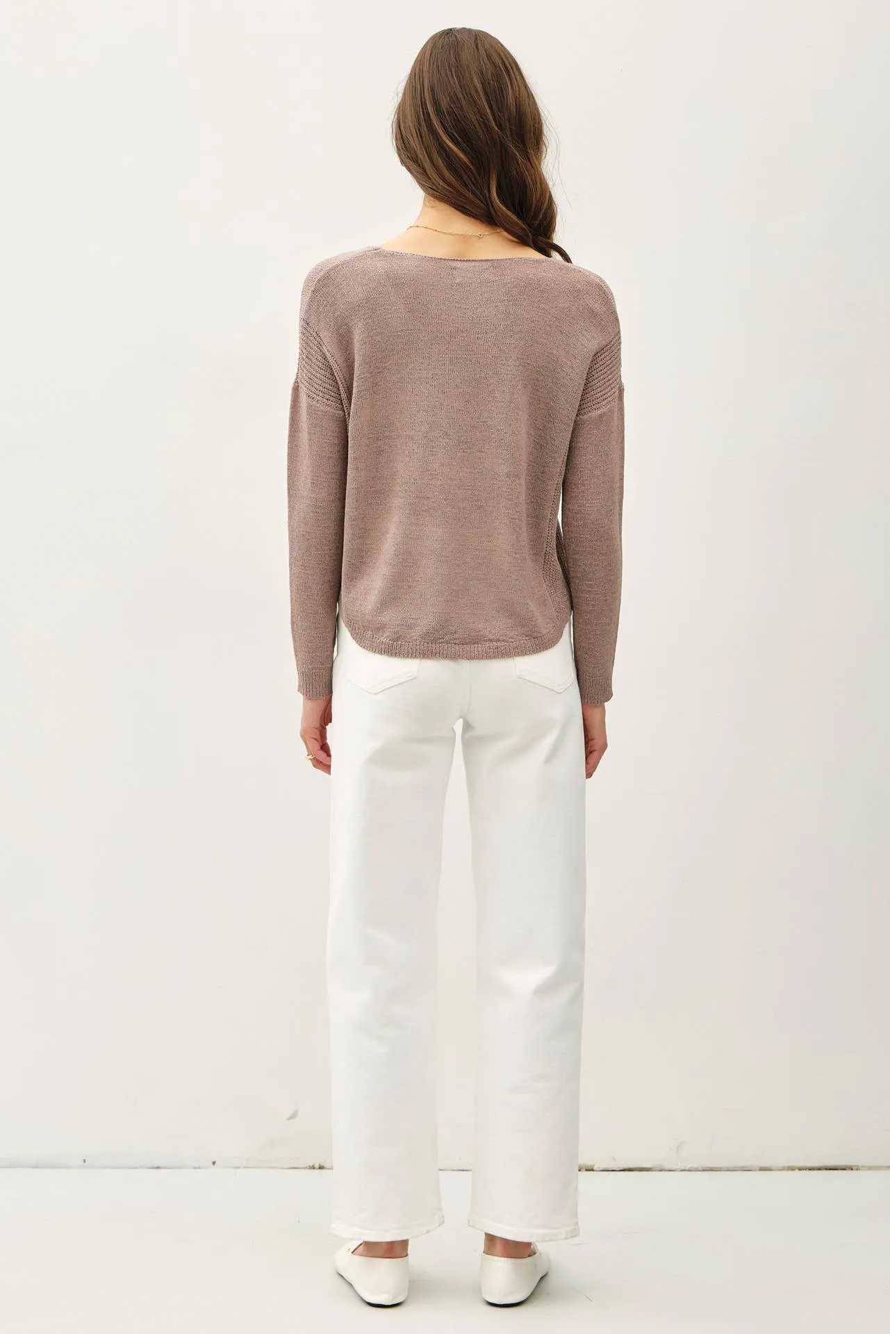 BREEZY V-NECK CASUAL SWEATER