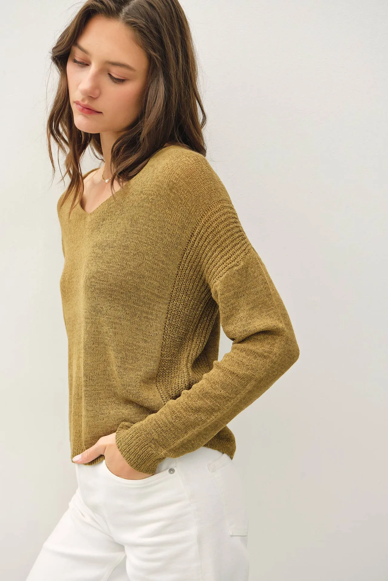 BREEZY V-NECK CASUAL SWEATER