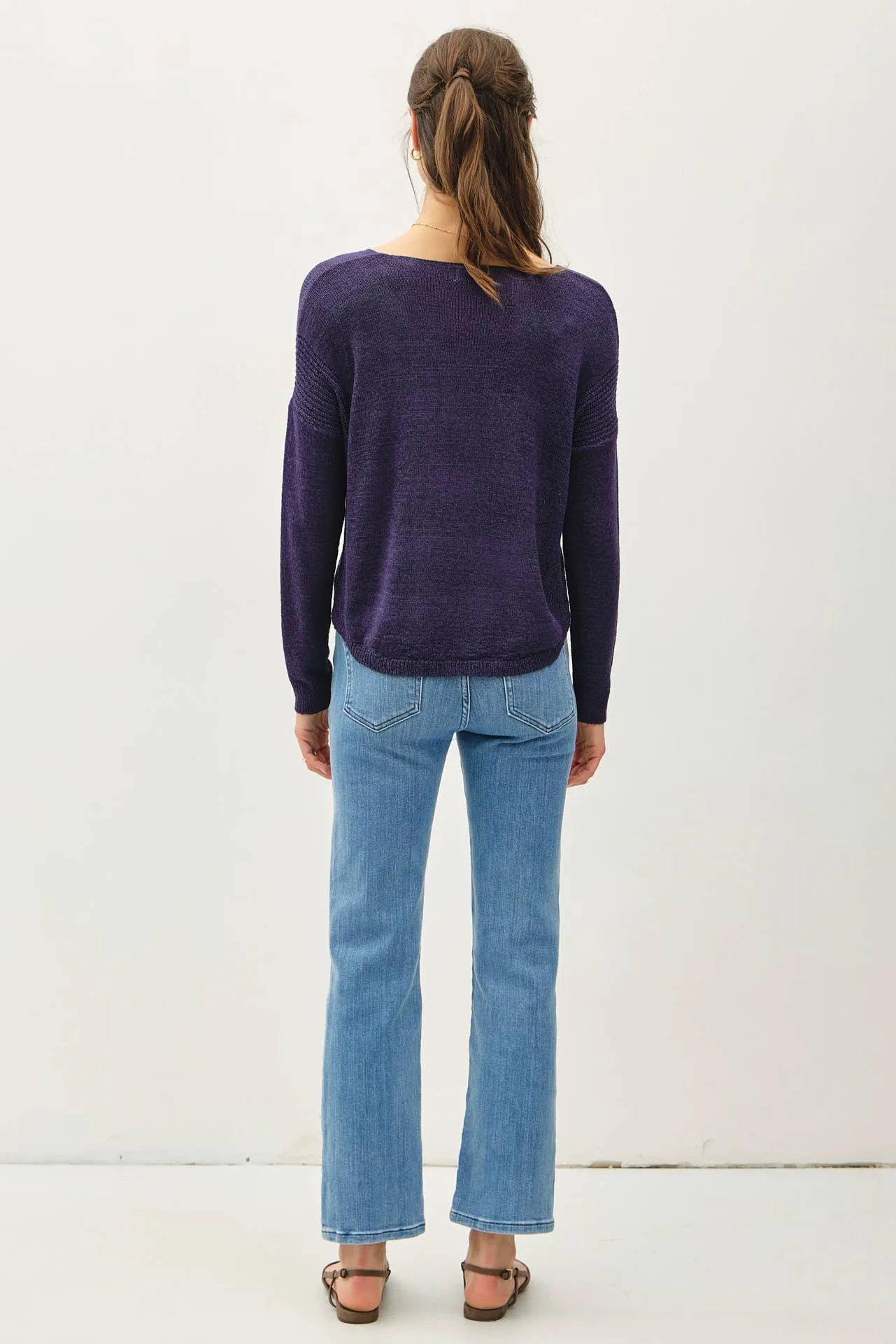 BREEZY V-NECK CASUAL SWEATER