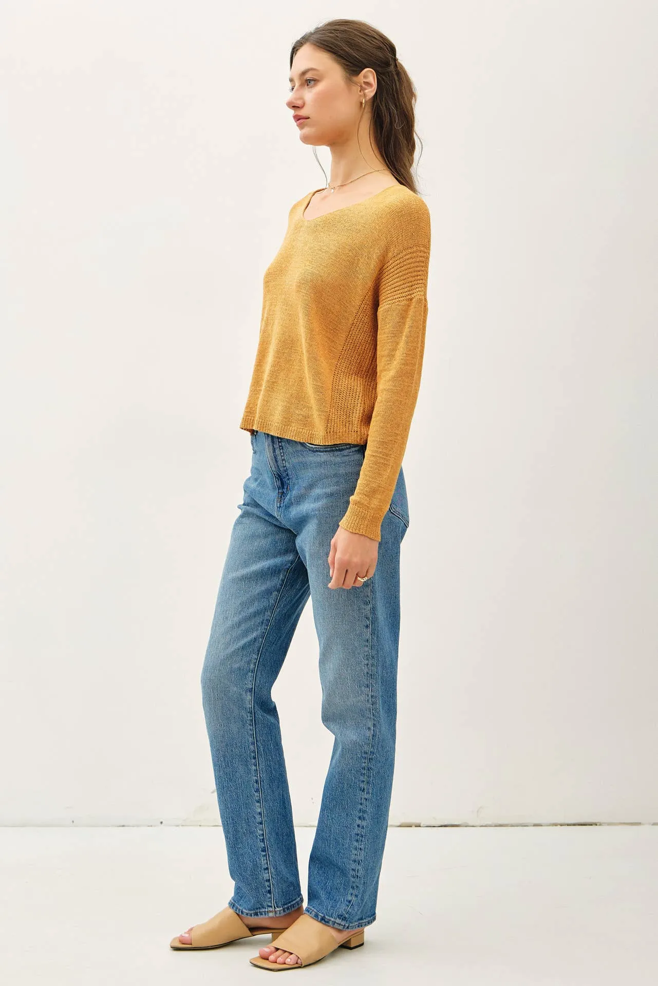BREEZY V-NECK CASUAL SWEATER