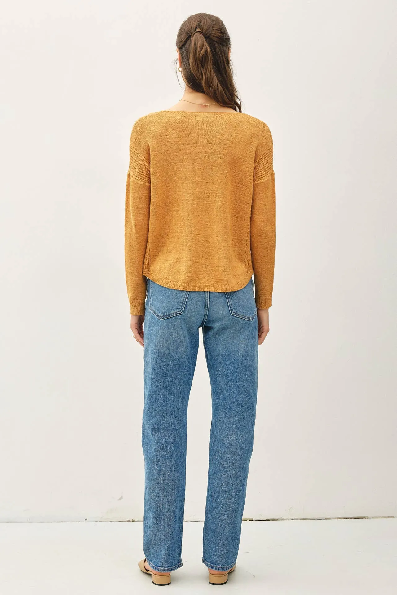 BREEZY V-NECK CASUAL SWEATER
