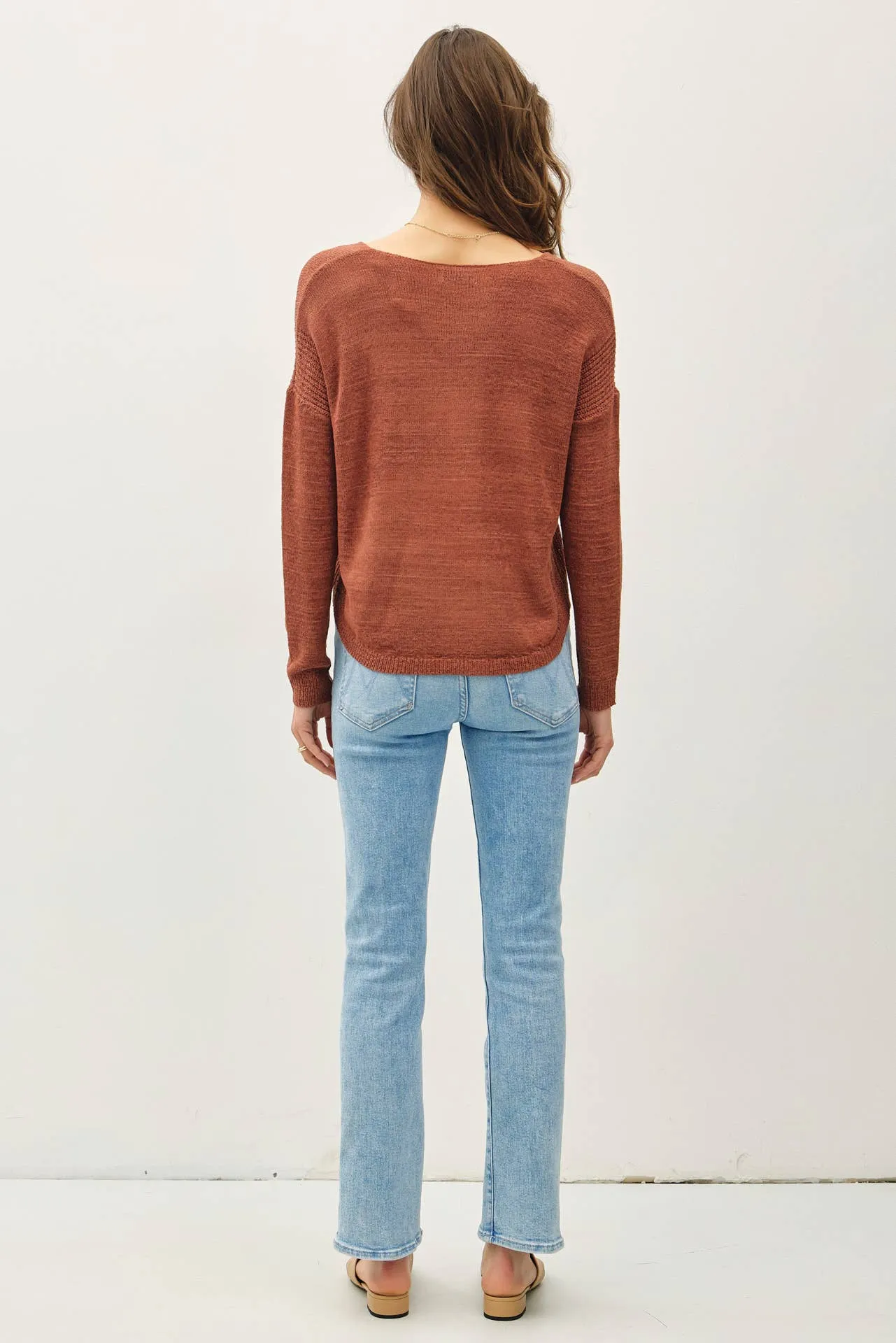 BREEZY V-NECK CASUAL SWEATER