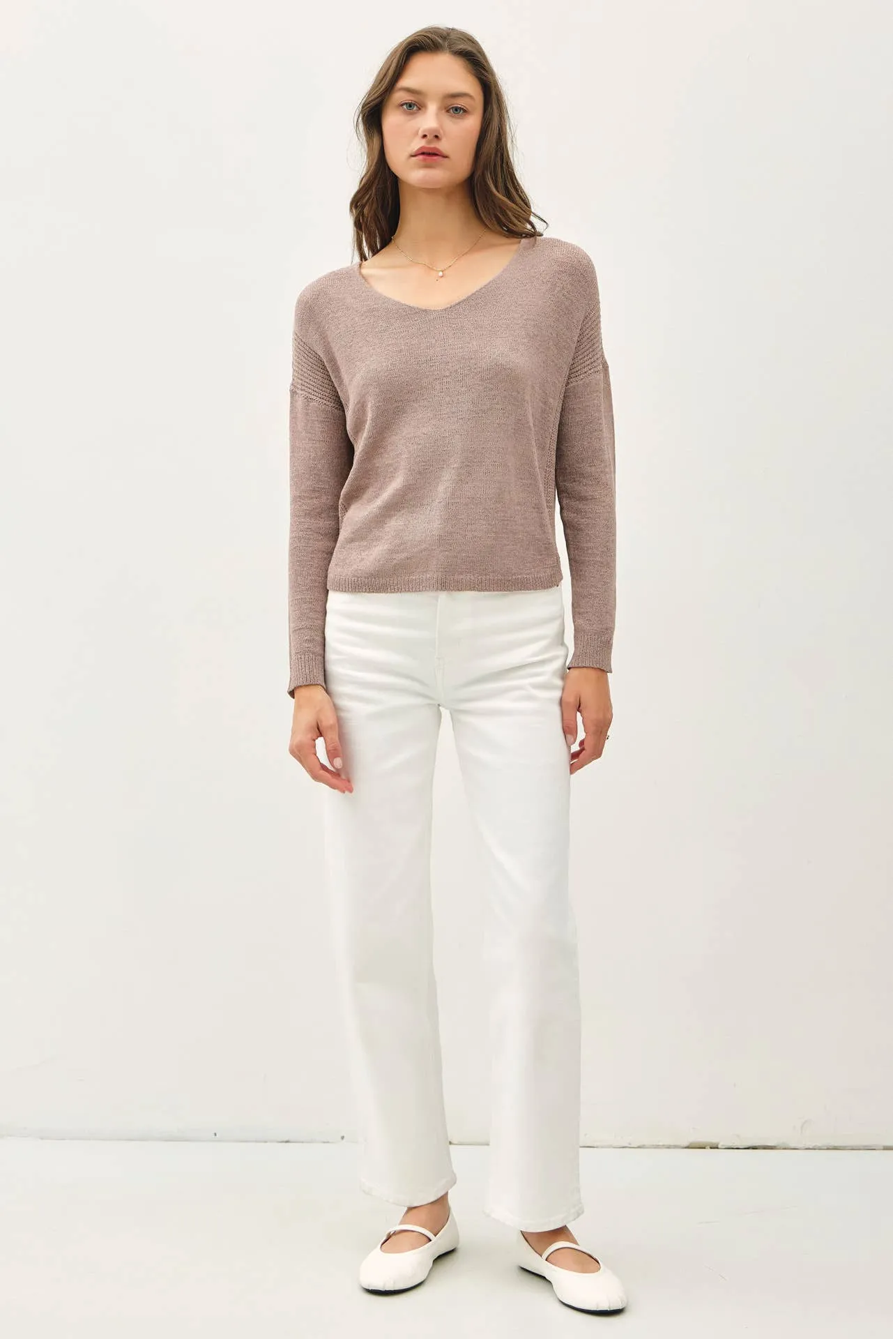 BREEZY V-NECK CASUAL SWEATER