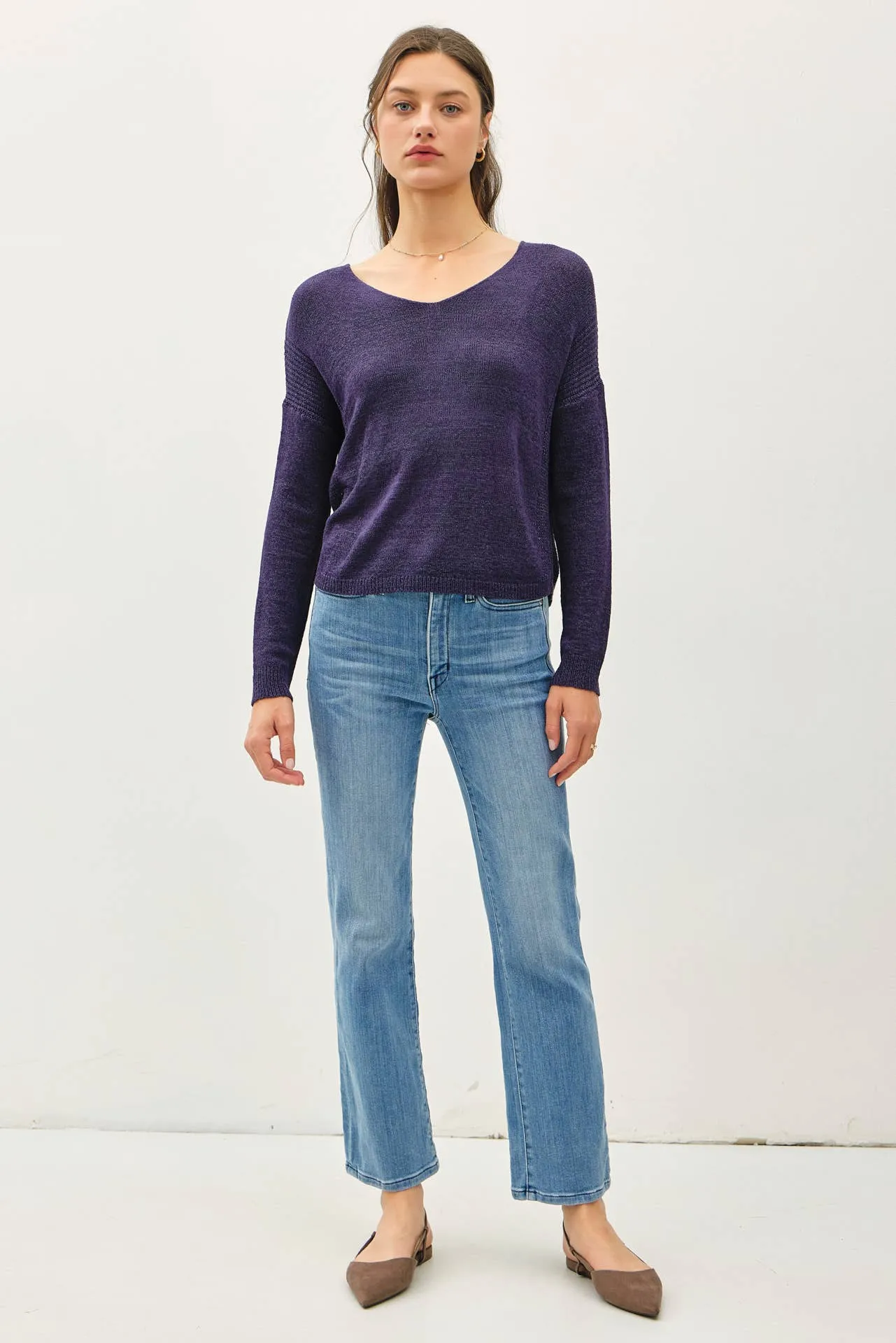 BREEZY V-NECK CASUAL SWEATER
