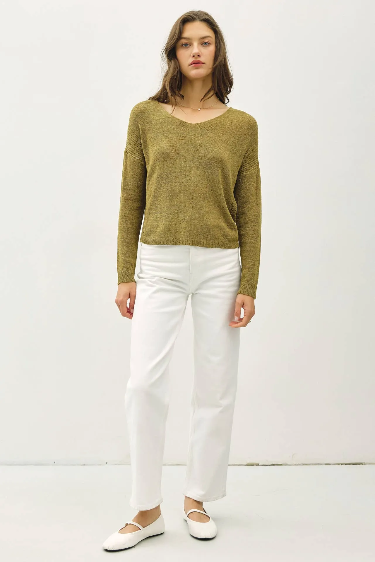 BREEZY V-NECK CASUAL SWEATER
