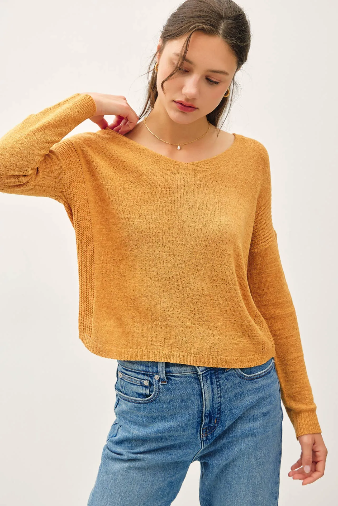 BREEZY V-NECK CASUAL SWEATER